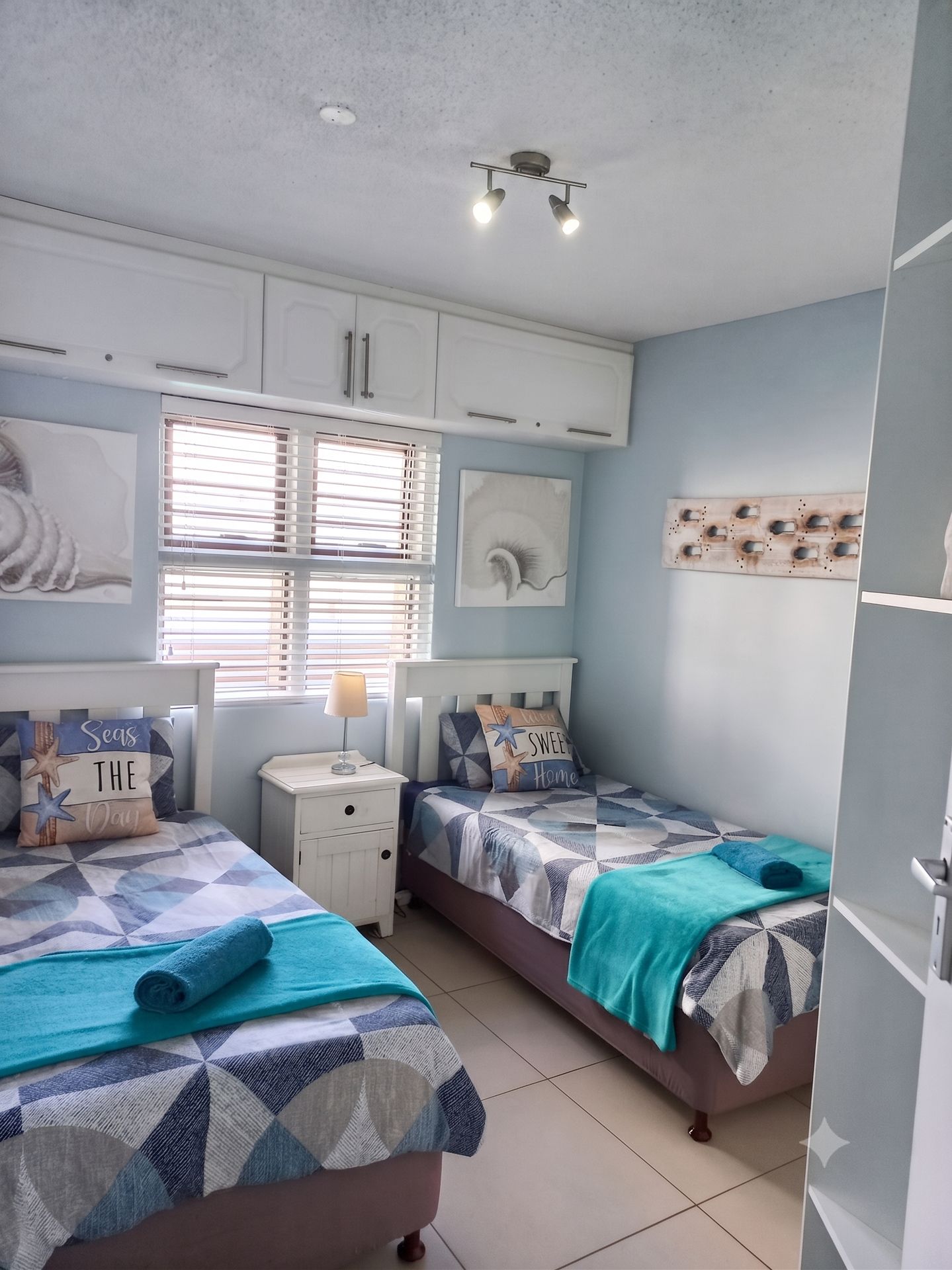 Twin bedroom with two single beds
